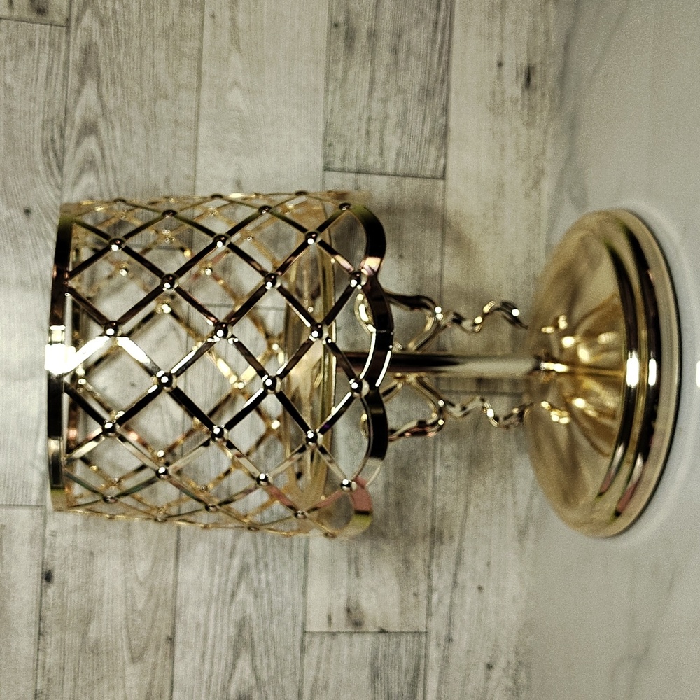 Bath & Body Works Coquette Gold Bow Lamp 3-Wick Candle Holder NWT - Picture 4 of 8